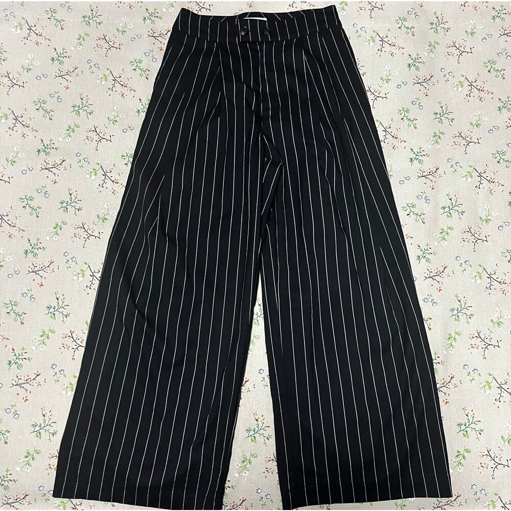 Urban Outfitters Pleated Trouser Wide Leg Pant Black White Pinstripe US 2 Work